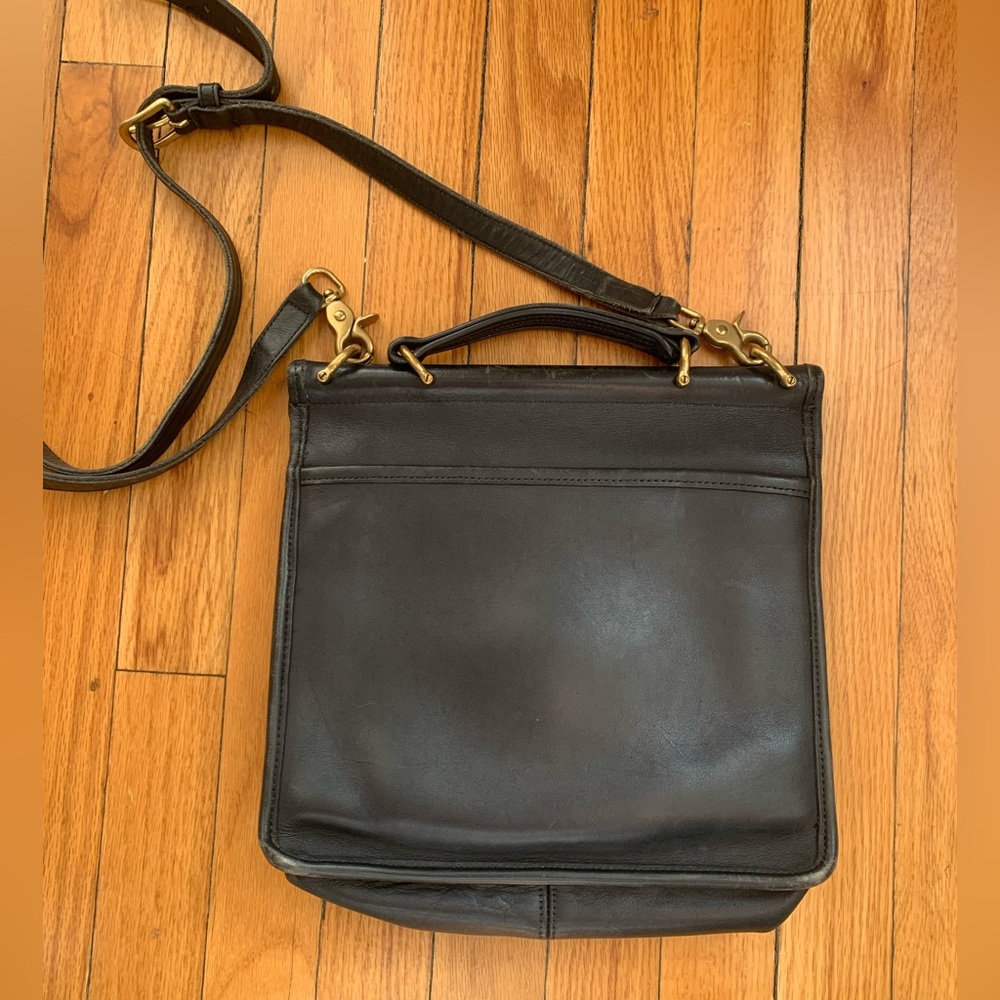 Coach Vintage Black Leather Shoulder Bag - Picture 6 of 10